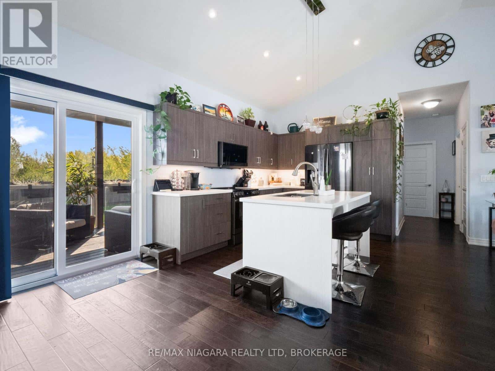 3597 CARVER STREET — Fort Erie (Stevensville), Ontario - Photo 4 of 30