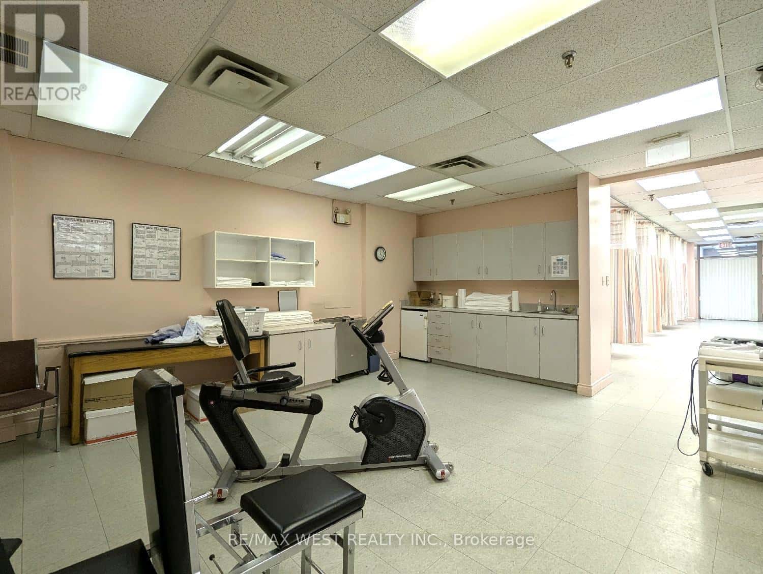 UNIT 2 - 2468 EGLINTON AVENUE W — Toronto (Beechborough-Greenbrook), Ontario - Photo 5 of 14