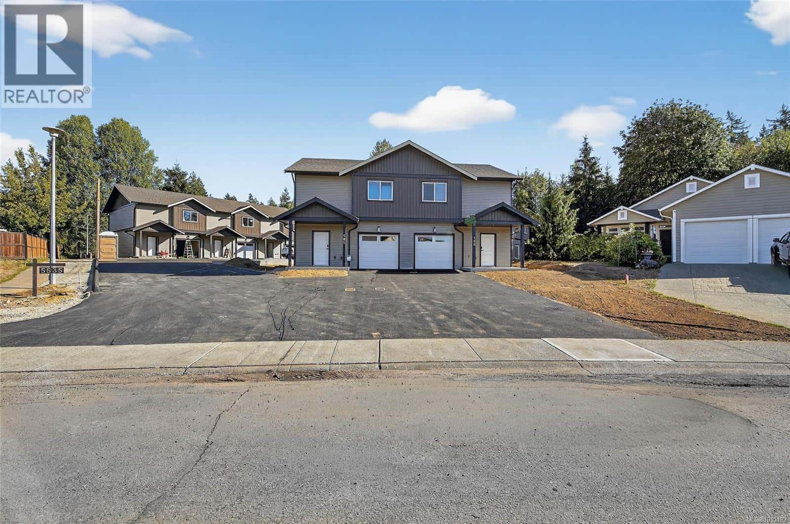 104 5535 Woodland Cres E — Port Alberni, British Columbia - Photo 2 of 24