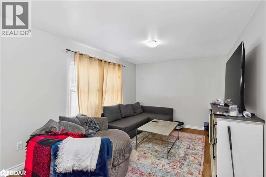 2259 11 Highway S — Gravenhurst, Ontario - Photo 4 of 30