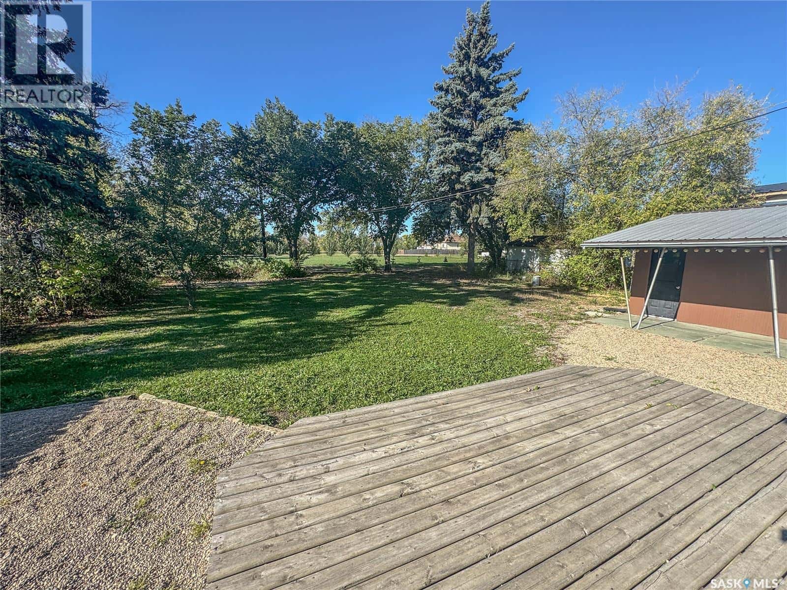 806 Houghton STREET — Indian Head, Saskatchewan - Photo 5 of 34