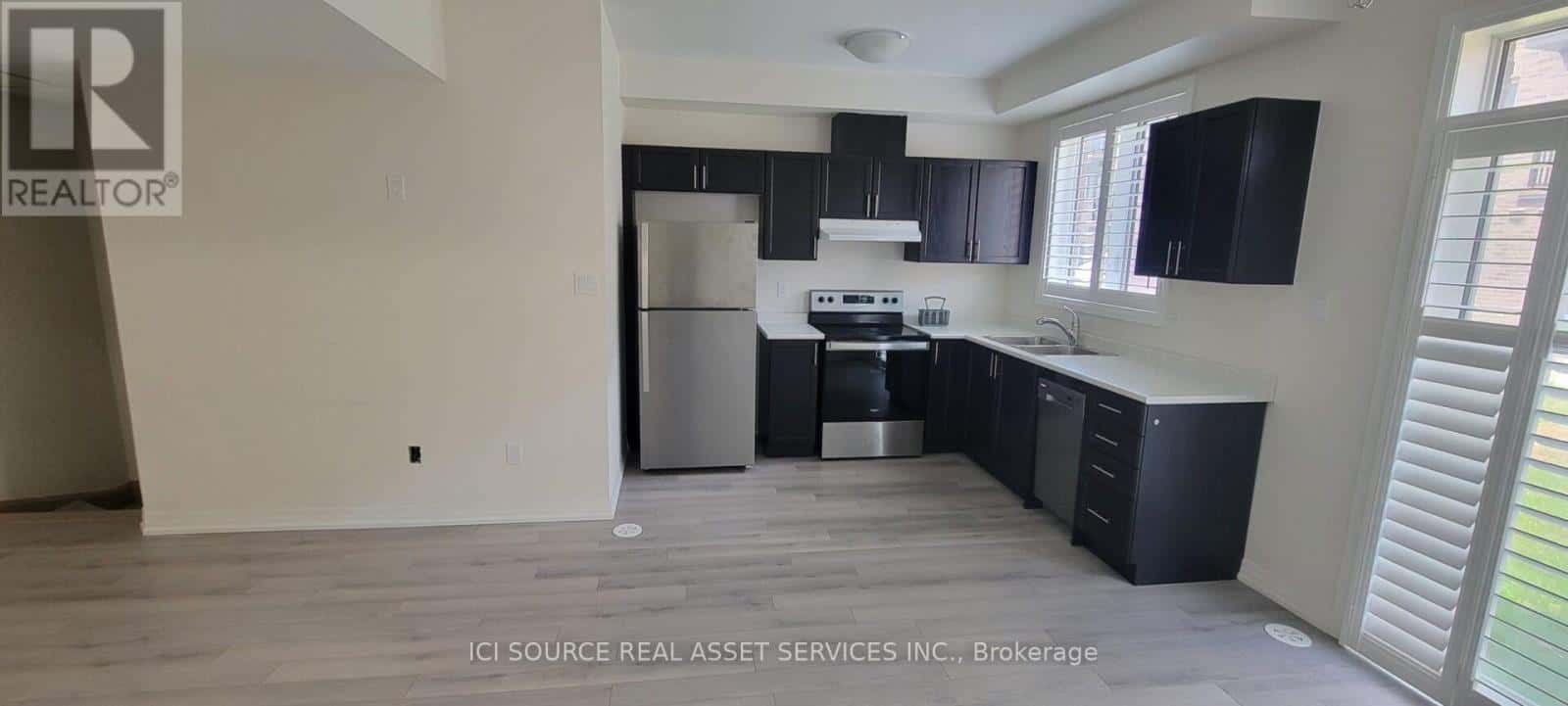 2 - 76 CARNEROS WAY — Markham (Cedar Grove), Ontario - Photo 4 of 14