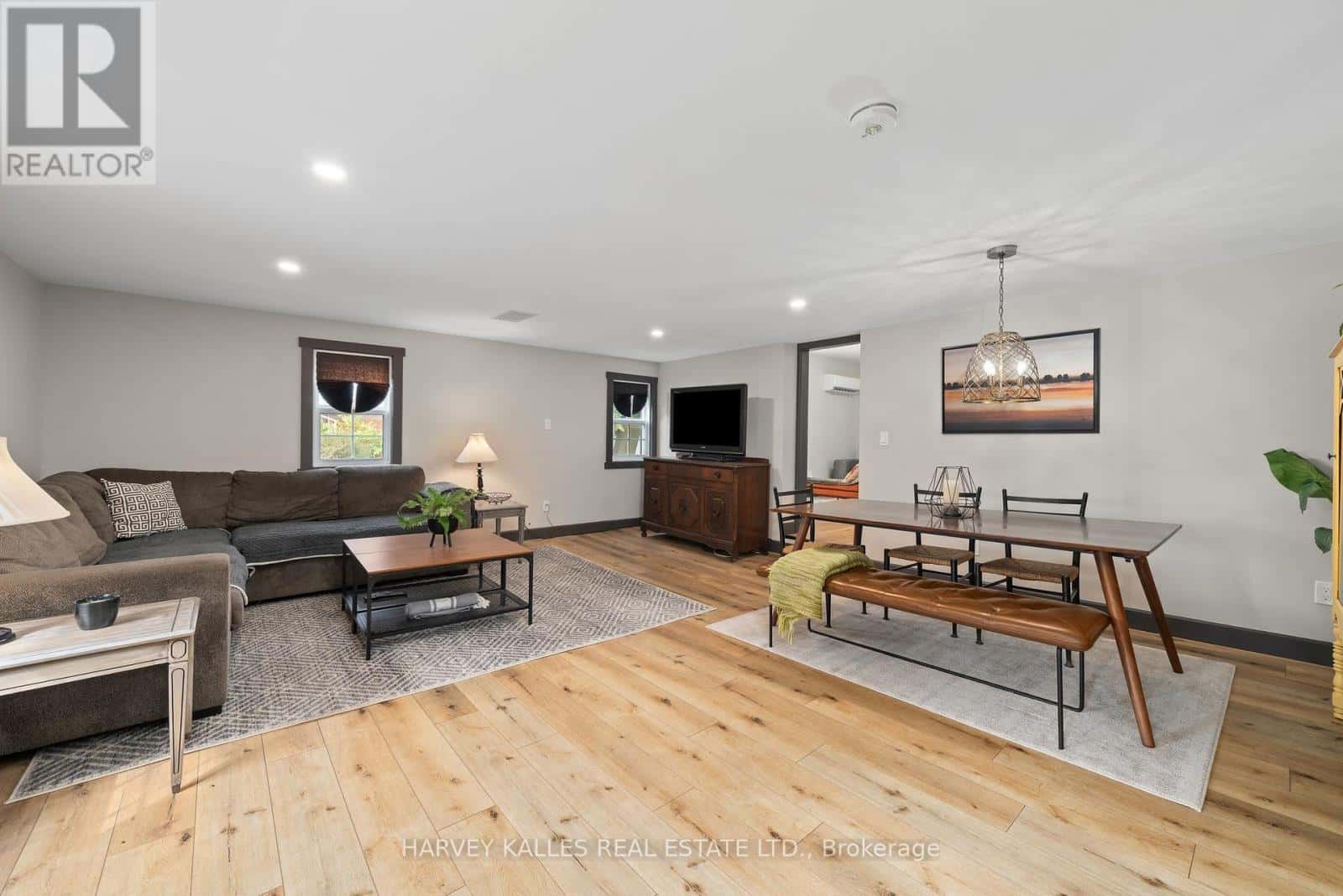 22 DEMILLE STREET — Prince Edward County (Sophiasburg Ward), Ontario - Photo 2 of 25