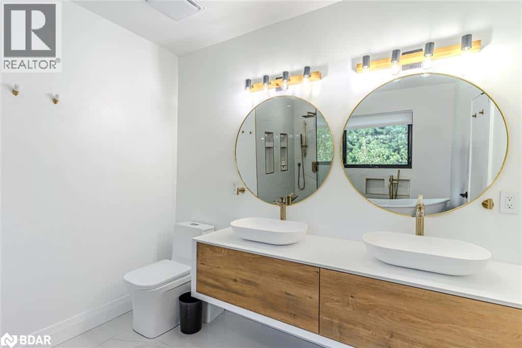 20 HILLVIEW Crescent