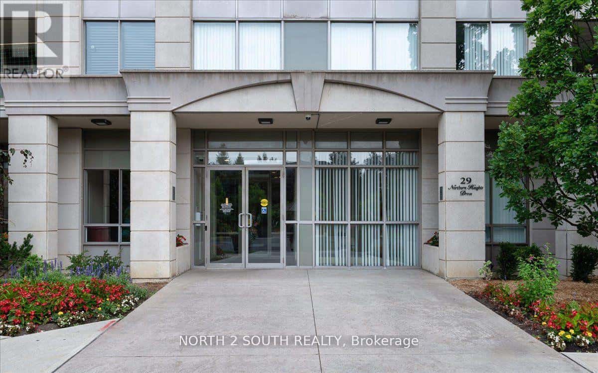 916 - 29 NORTHERN HTS DRIVE — Richmond Hill (Langstaff), Ontario - Photo 3 of 45