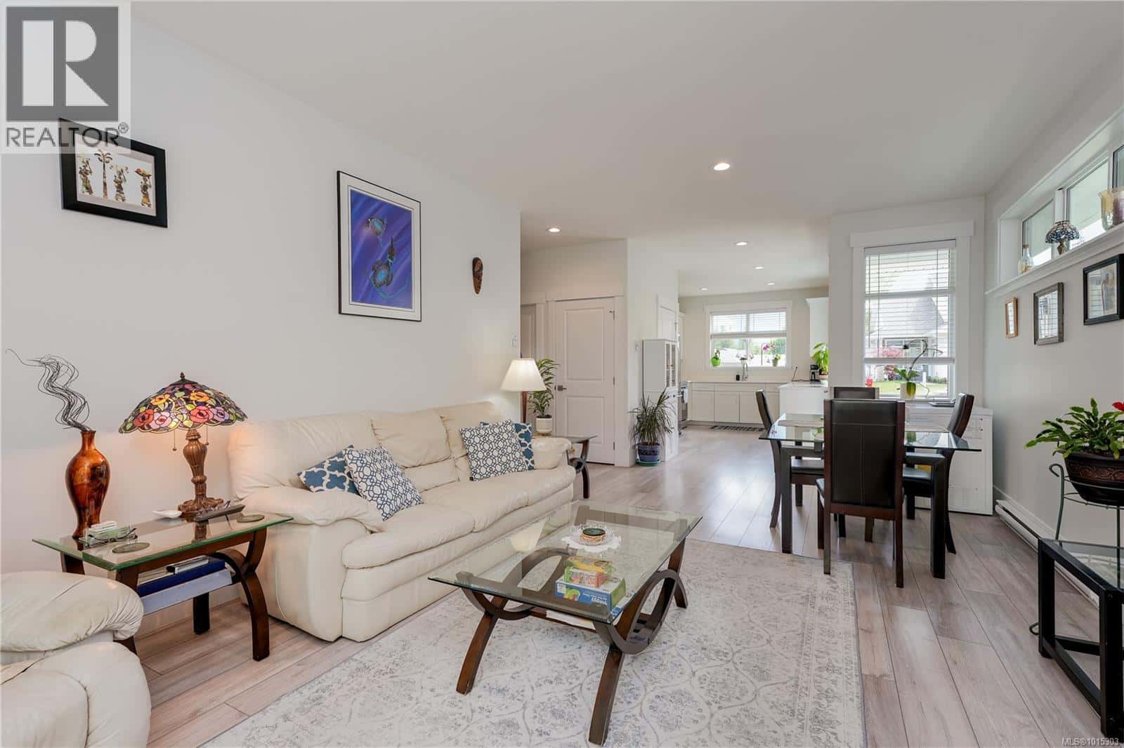 38 300 Grosskleg Way — Lake Cowichan, British Columbia - Photo 4 of 23