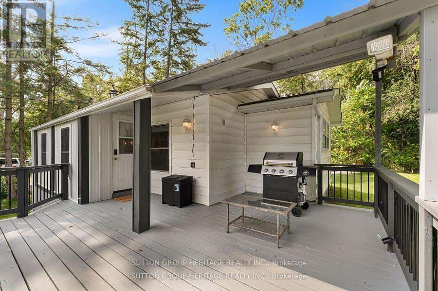 682 NORTH SHORE DRIVE E