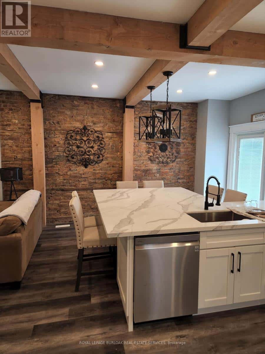 1 - 16 CEDAR AVENUE — Hamilton (Blakeley), Ontario - Photo 3 of 17