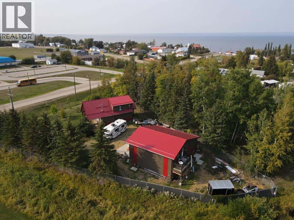 #7 Lakeview Drive — Joussard, Alberta - Photo 3 of 20