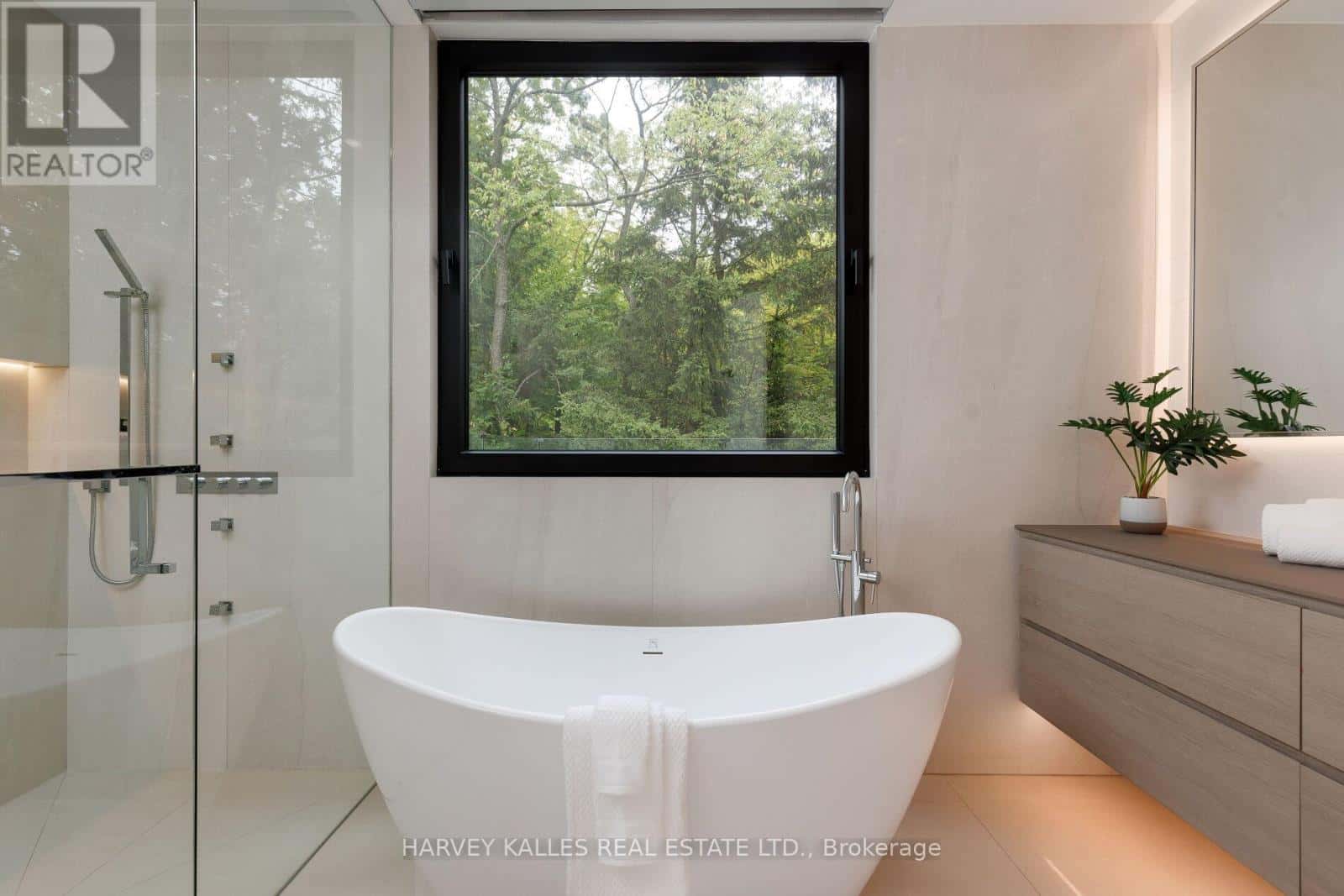 Home in Mississauga (Lorne Park)