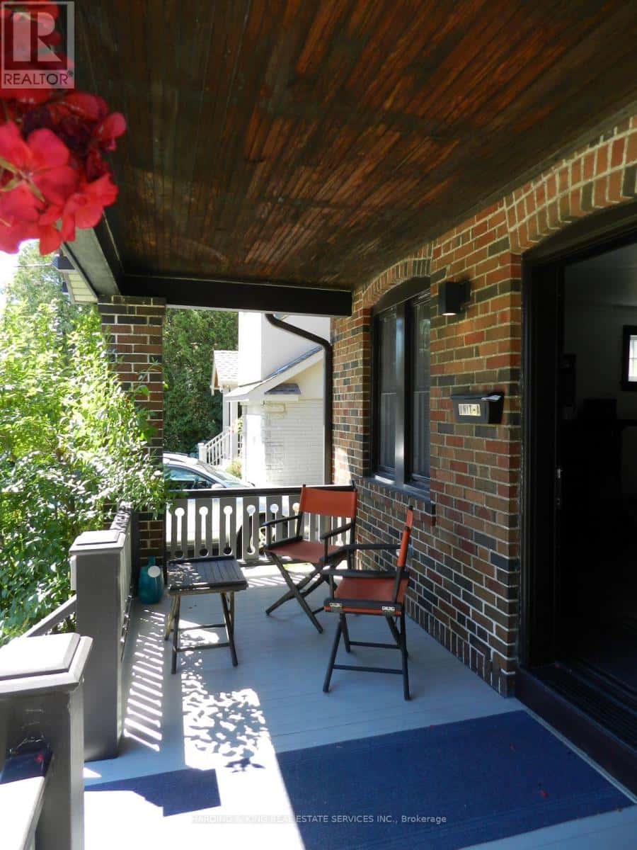 Toronto (Oakridge), Ontario — Toronto (Oakridge), Ontario - Photo 2 of 27