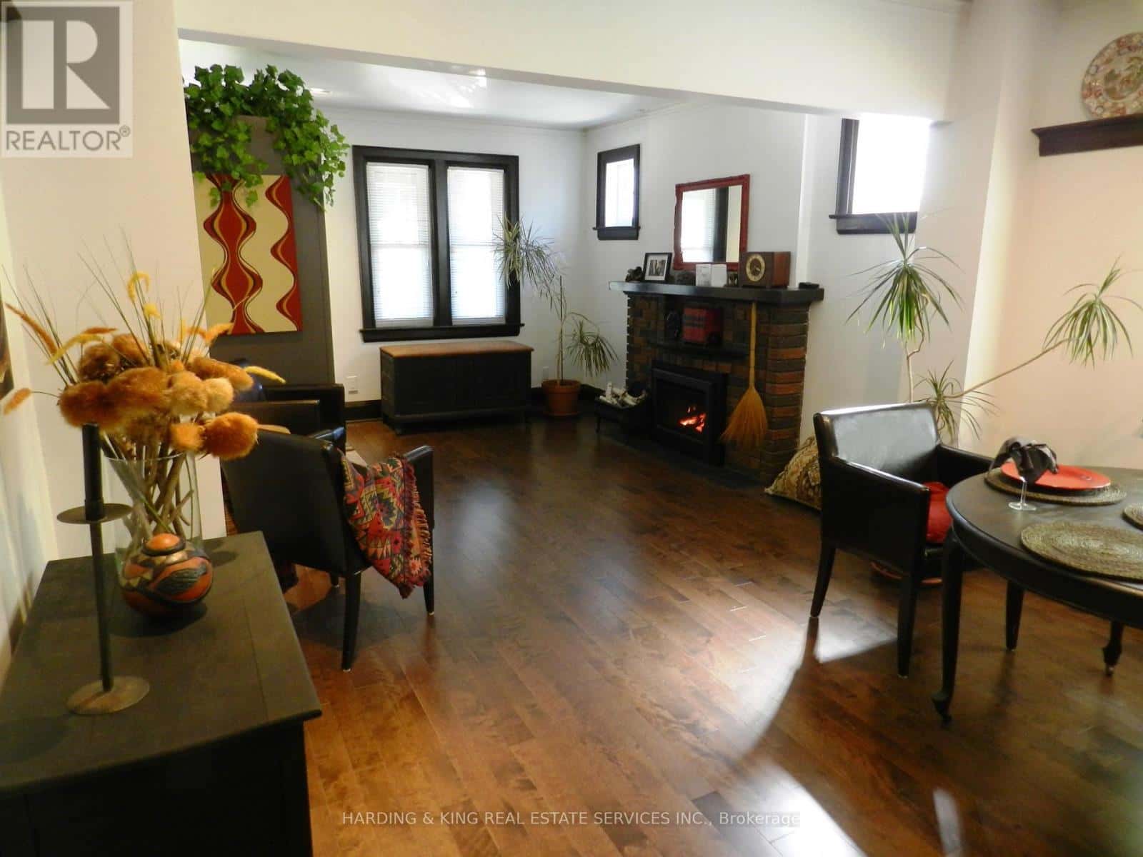 Toronto (Oakridge), Ontario — Toronto (Oakridge), Ontario - Photo 3 of 27