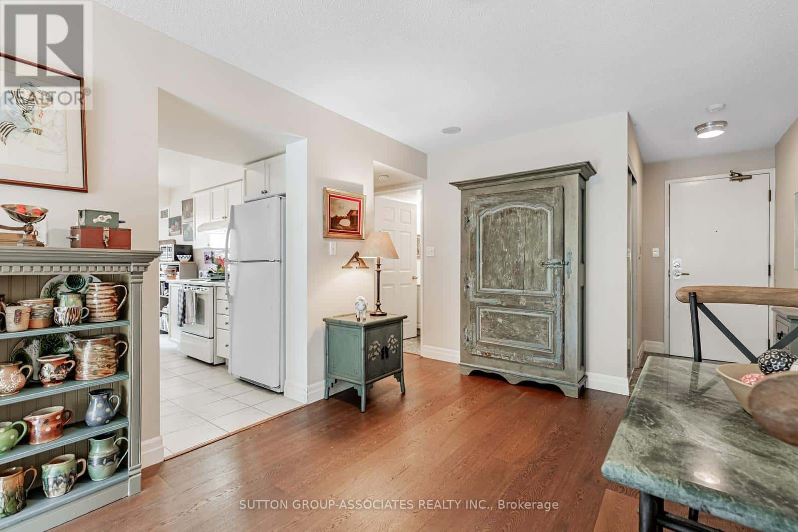 303 - 253 MERTON STREET — Toronto (Mount Pleasant West), Ontario - Photo 3 of 30