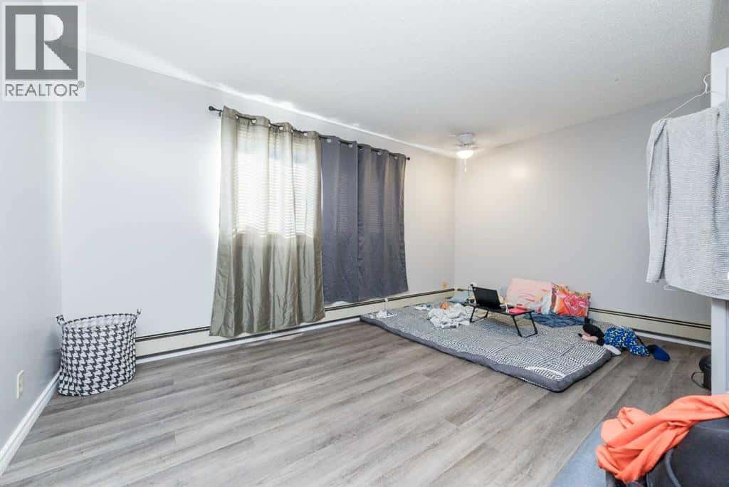 10339 105 Street — Hythe, Alberta - Photo 5 of 14