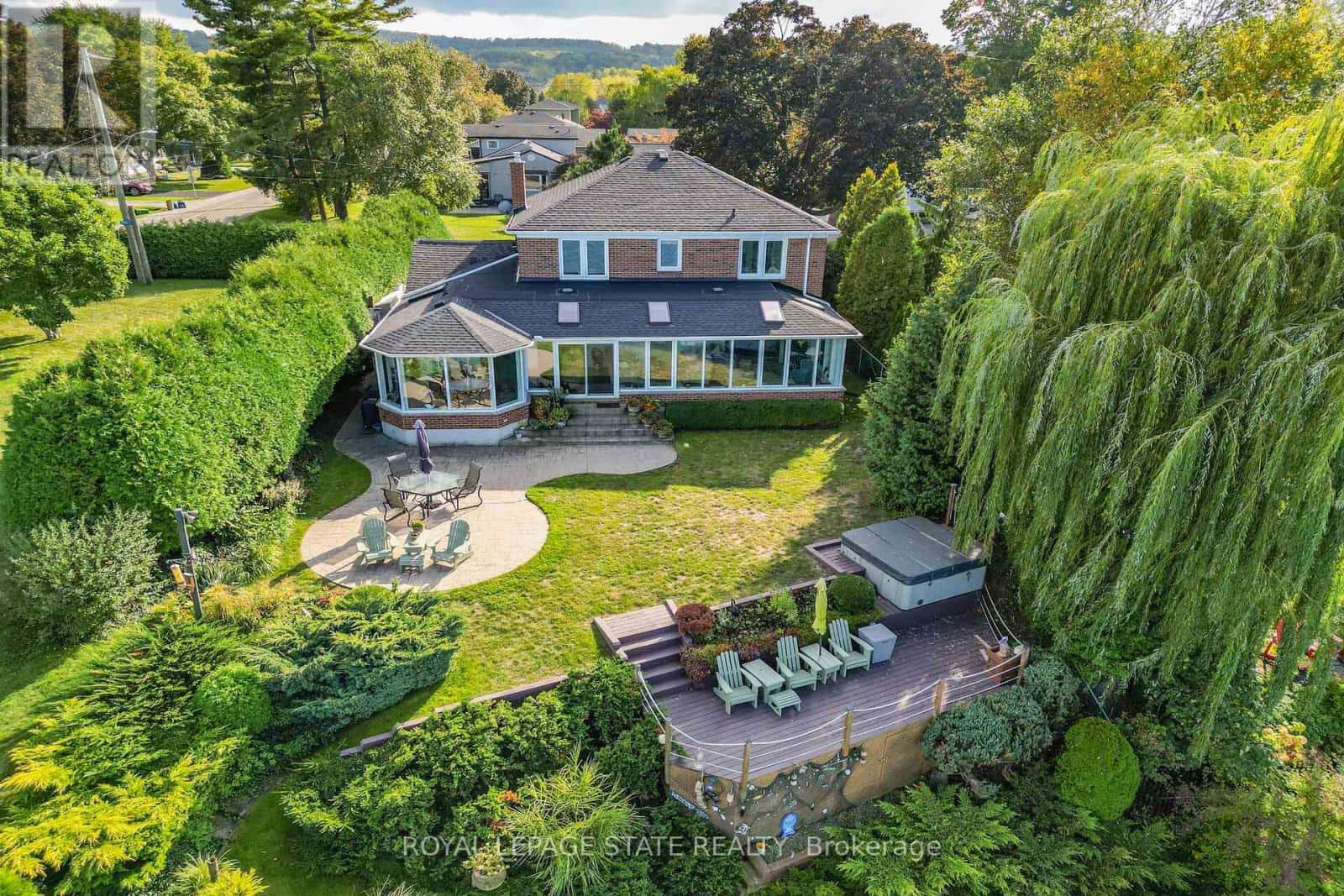 10 TUPPER BOULEVARD — Grimsby (Grimsby Beach), Ontario - Photo 3 of 50