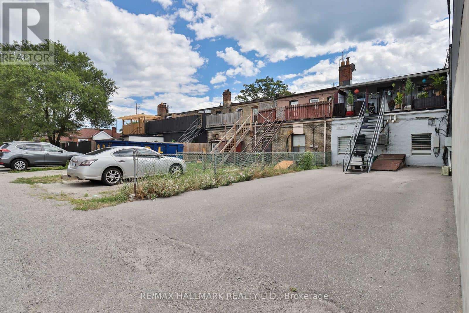 478 COSBURN AVENUE N — Toronto (East York), Ontario - Photo 4 of 25