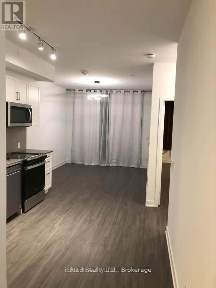 103 - 681 YONGE STREET — Barrie (Painswick South), Ontario - Photo 3 of 14