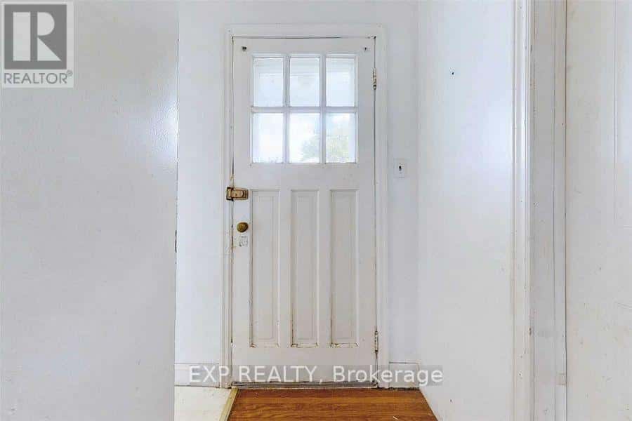 563 DEVON AVENUE — Oshawa (Donevan), Ontario - Photo 4 of 18