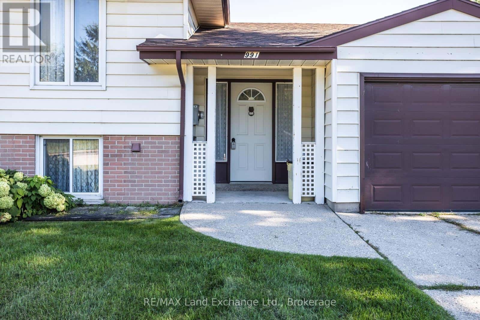 991 BRICKER STREET N — Saugeen Shores, Ontario - Photo 4 of 49