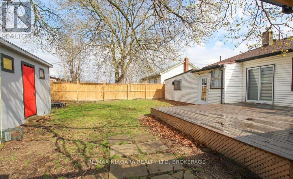 Home in St. Catharines (Oakdale)