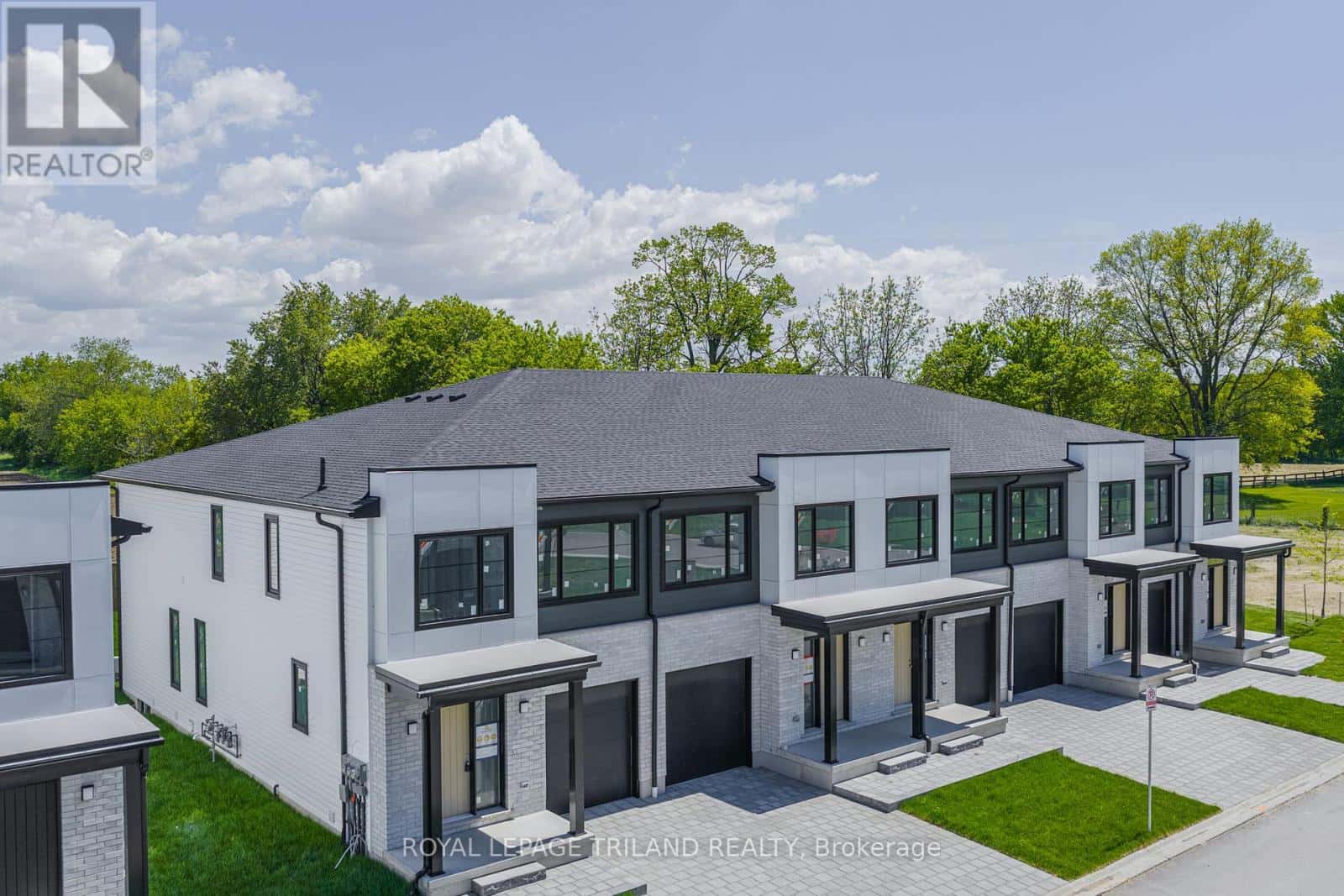 10 - 101 SWALES AVENUE — Strathroy-Caradoc (SW), Ontario - Photo 4 of 47