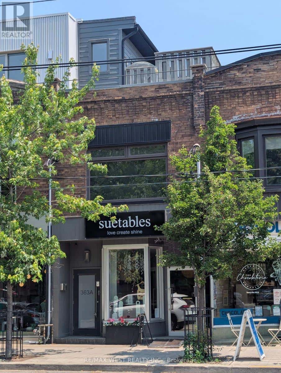 Toronto (Roncesvalles), Ontario — Toronto (Roncesvalles), Ontario - Photo 5 of 8