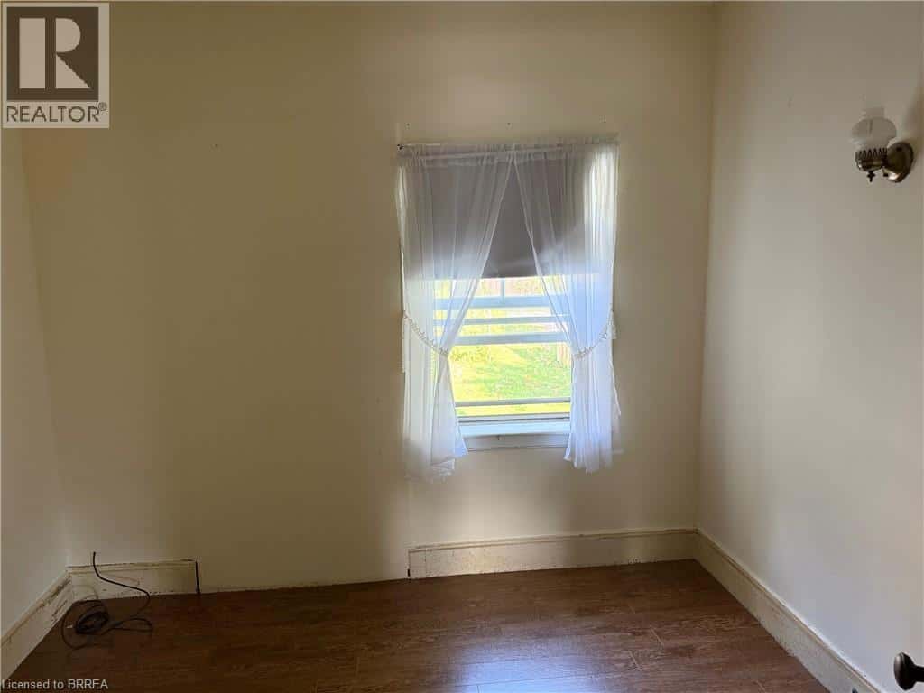 49 WEST RIVER Street — Paris, Ontario - Photo 4 of 11