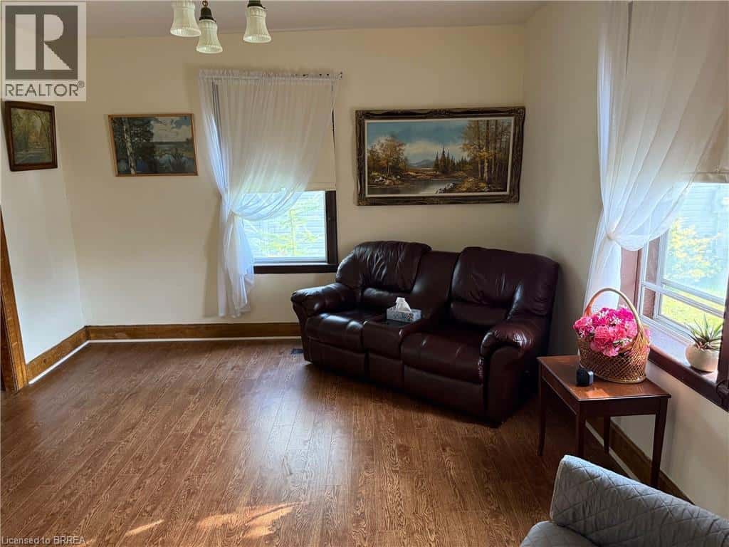 49 WEST RIVER Street — Paris, Ontario - Photo 5 of 11