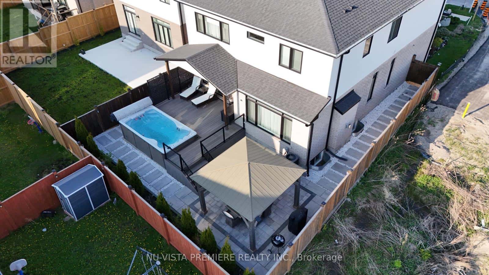 1795 BRAYFORD AVENUE — London South (South K), Ontario - Photo 3 of 47