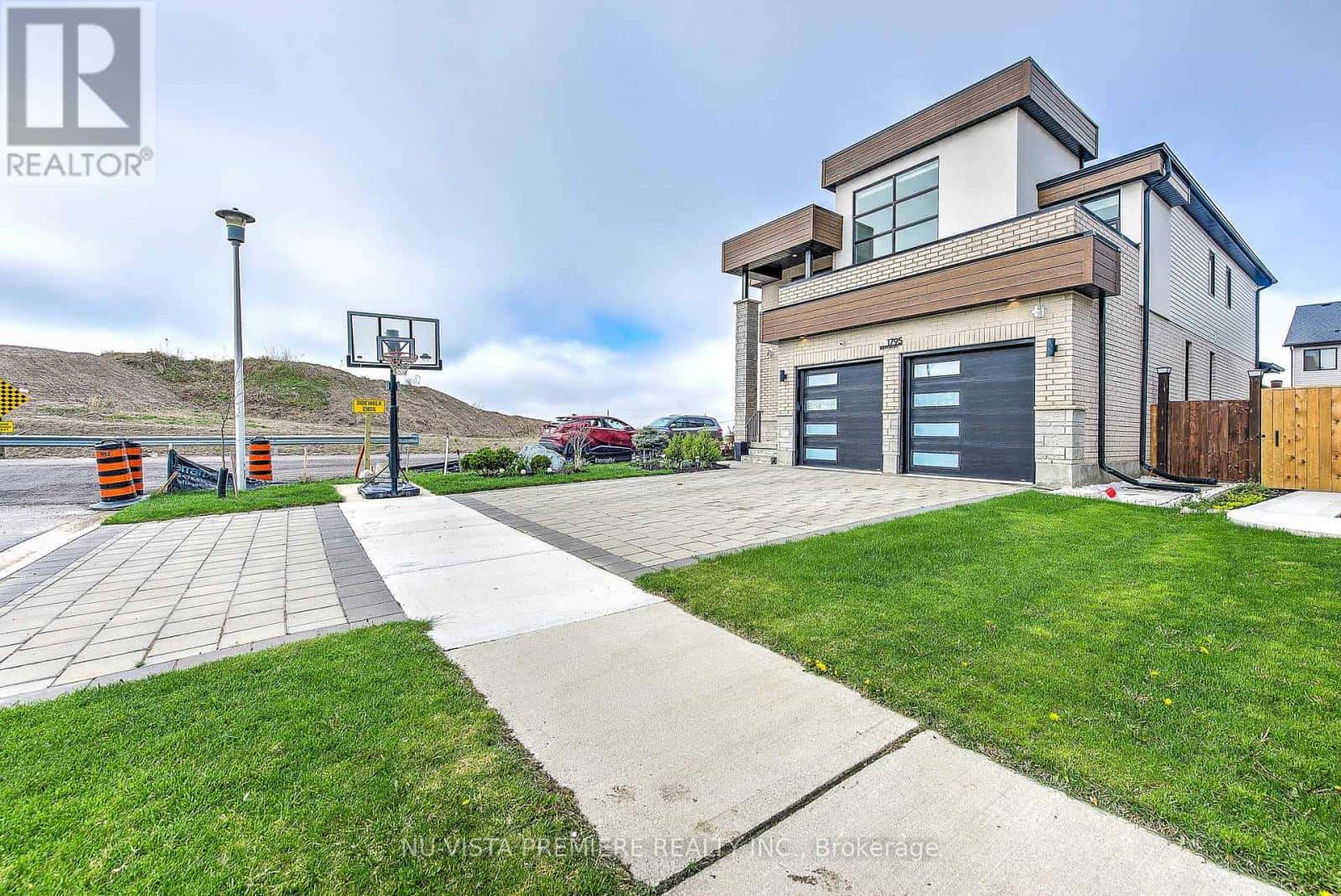 1795 BRAYFORD AVENUE — London South (South K), Ontario - Photo 5 of 47