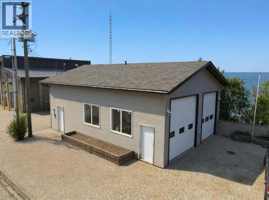 81 Peace River Avenue — Joussard, Alberta - Photo 2 of 37