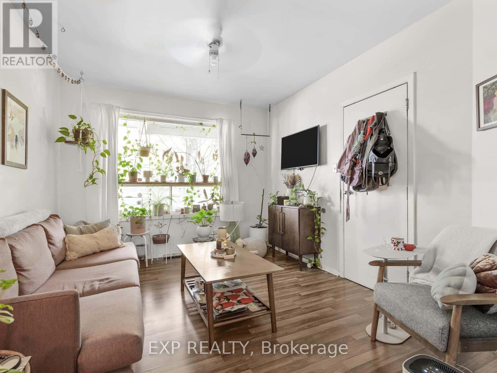 260 SHAW STREET — Toronto (Trinity-Bellwoods), Ontario - Photo 4 of 34