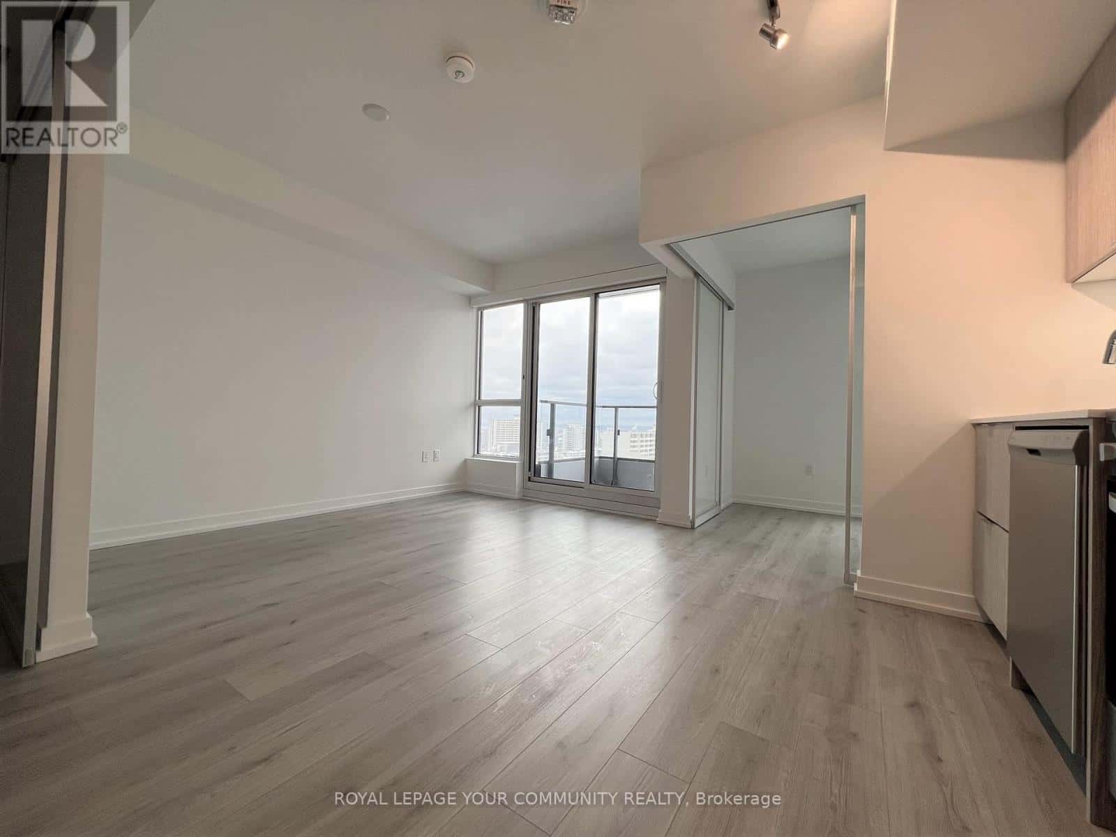 2601 - 395 BLOOR STREET E — Toronto (North St. James Town), Ontario - Photo 2 of 12