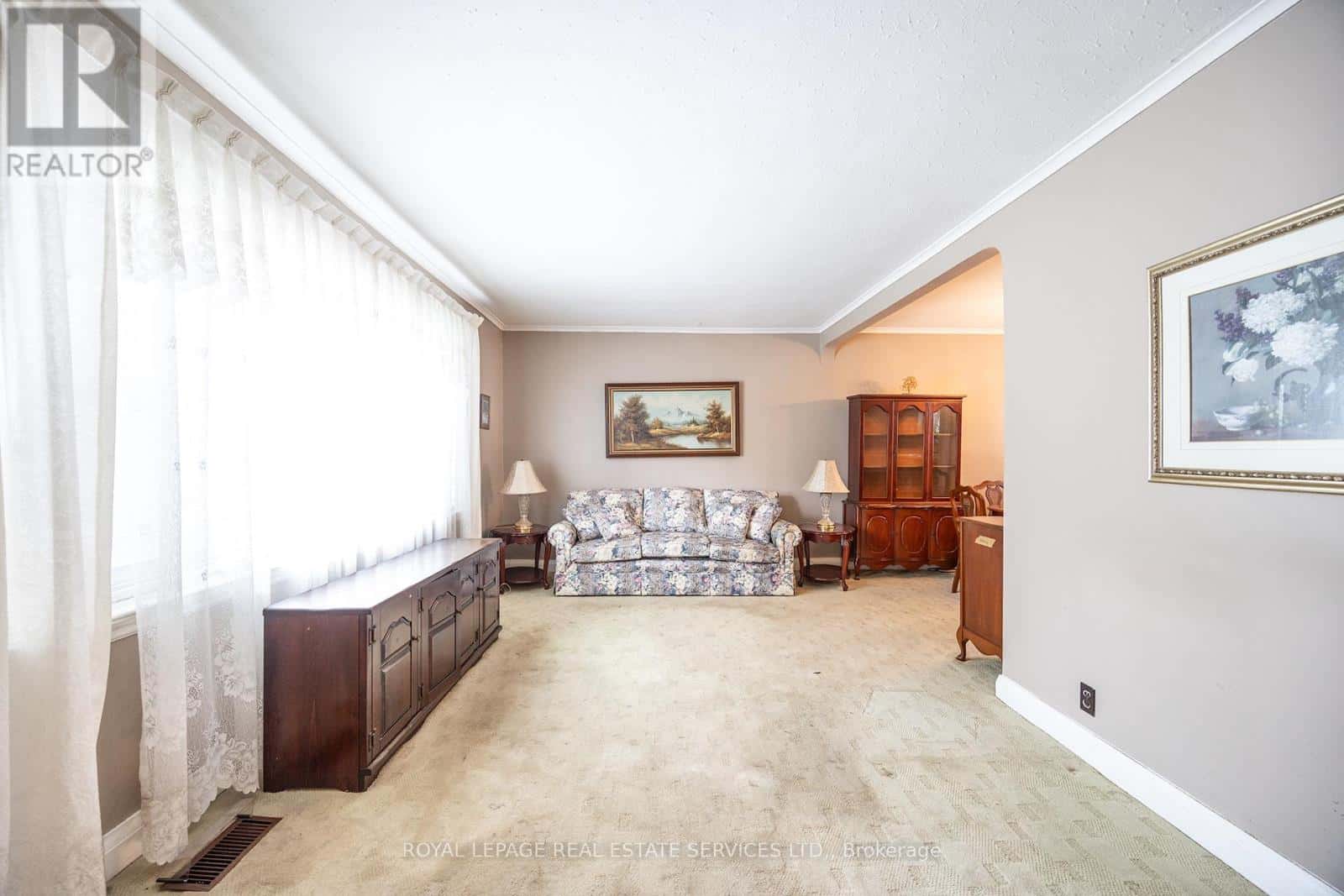 48 MINNEWAWA ROAD — Mississauga (Port Credit), Ontario - Photo 4 of 22