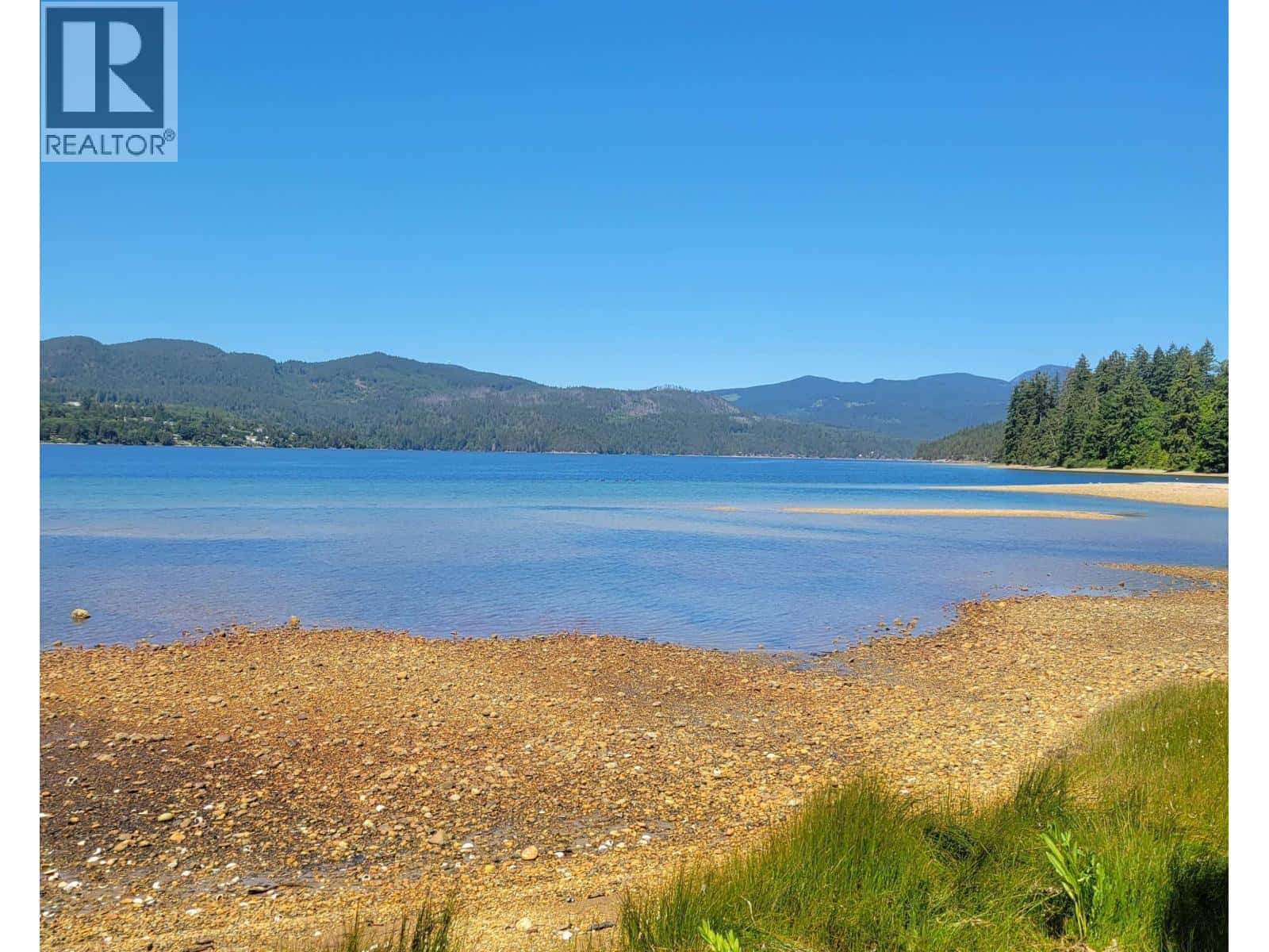 6279-6283 SECHELT INLET ROAD — Sechelt, British Columbia - Photo 3 of 40