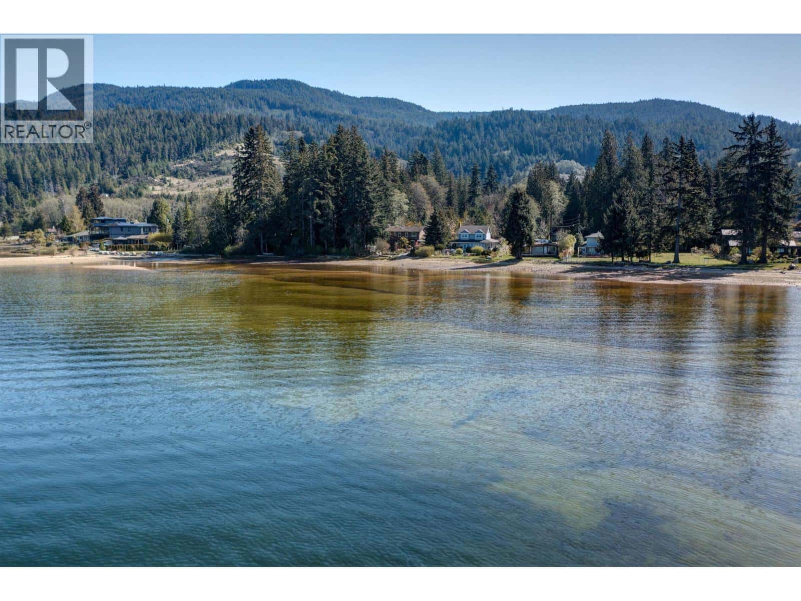 6279-6283 SECHELT INLET ROAD — Sechelt, British Columbia - Photo 4 of 40