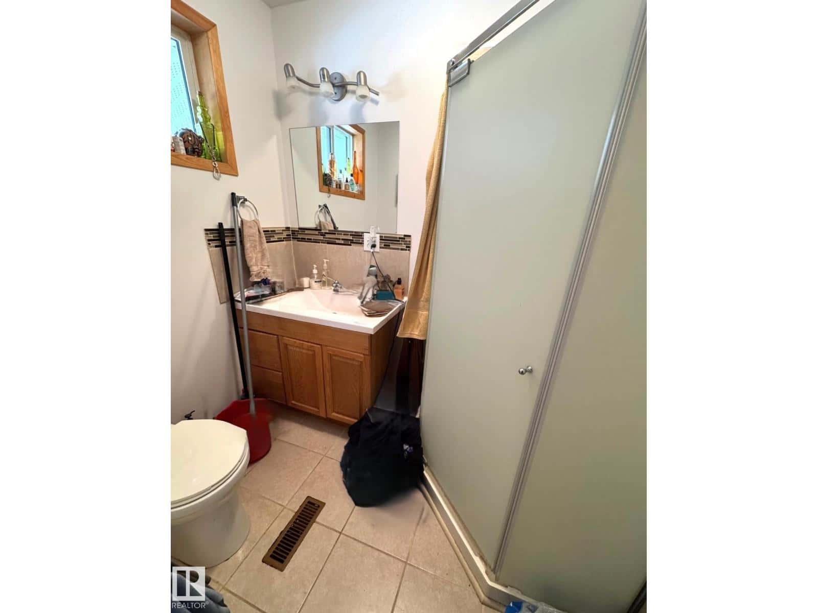 5012 48 AV — Evansburg, Alberta - Photo 3 of 6