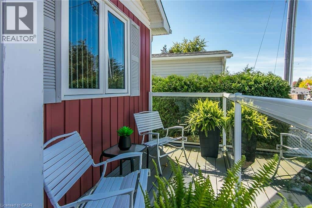 4 ELM Street — Puslinch, Ontario - Photo 4 of 49