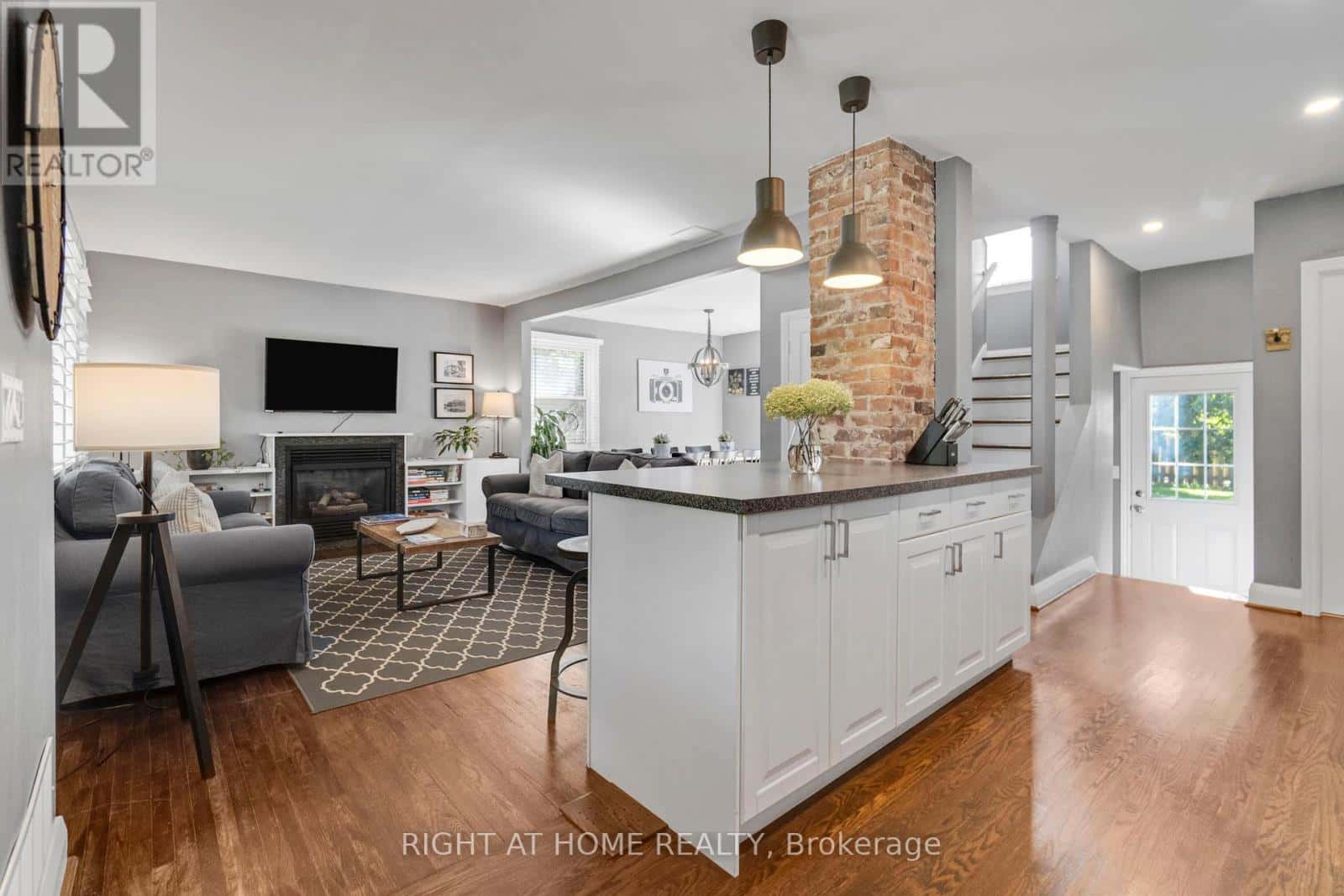 710 HAGER AVENUE — Burlington (Brant), Ontario - Photo 5 of 43