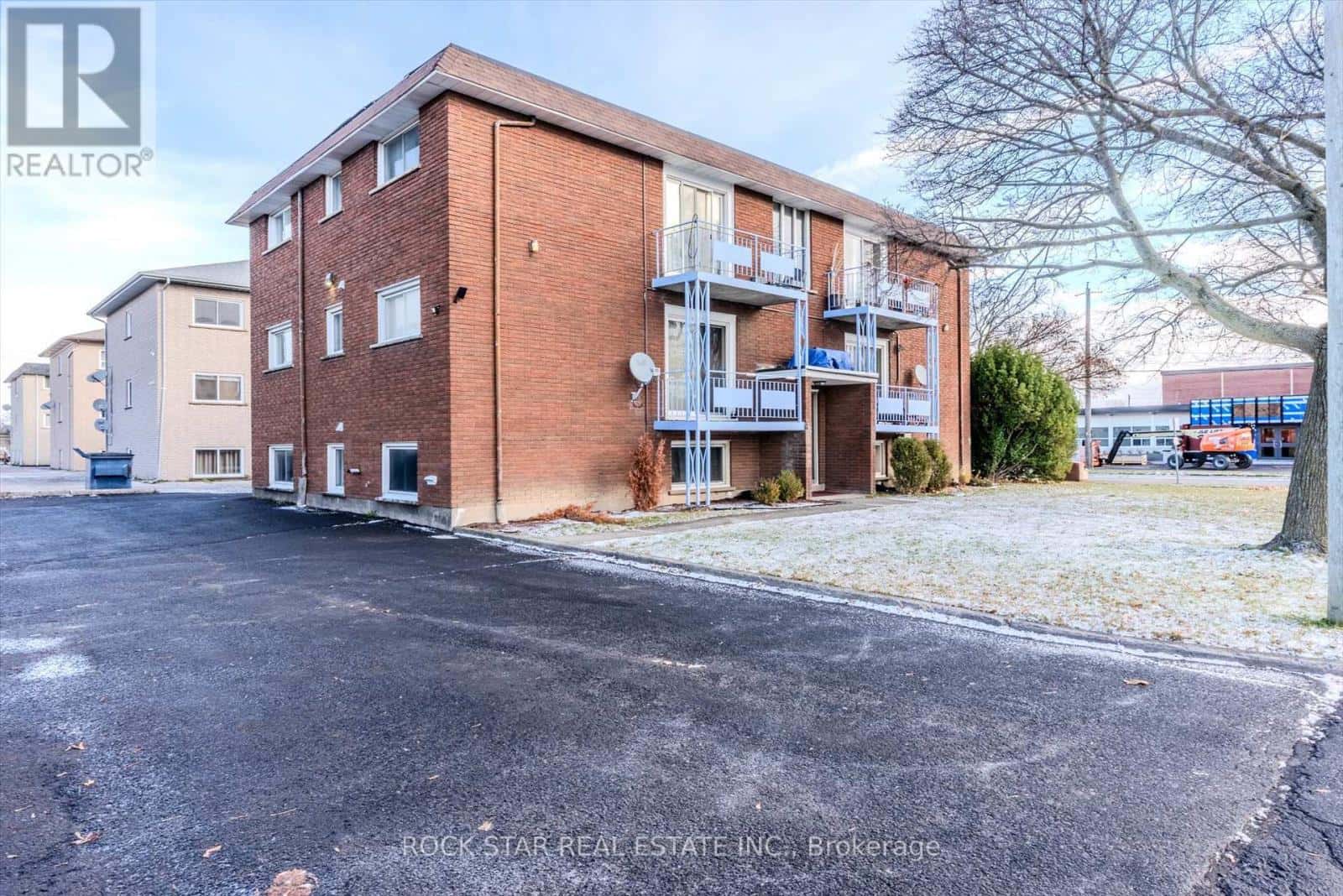 23 SAINT ANDREWS AVENUE