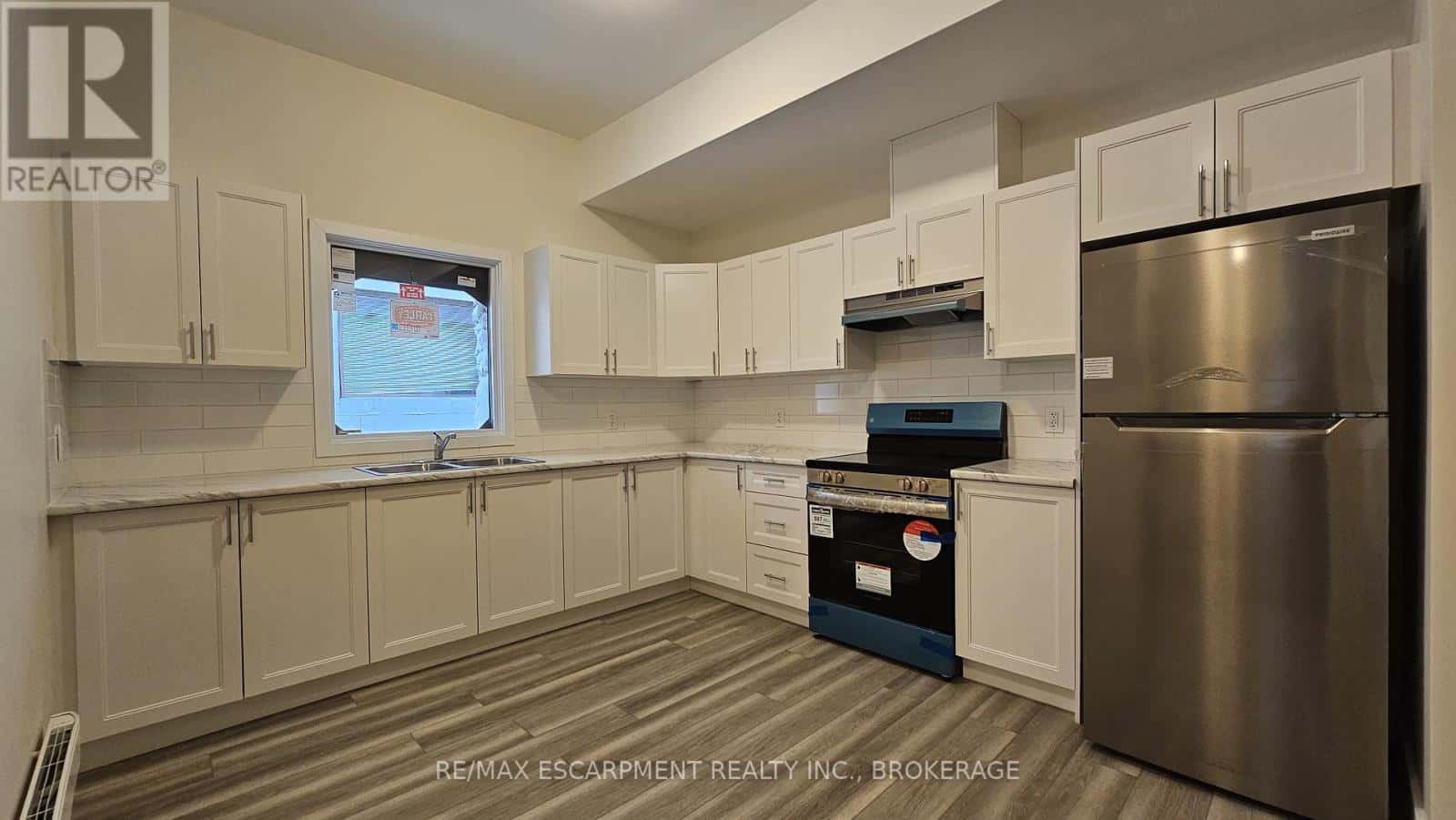 363 FRONT STREET — Belleville (Belleville Ward), Ontario - Photo 3 of 22