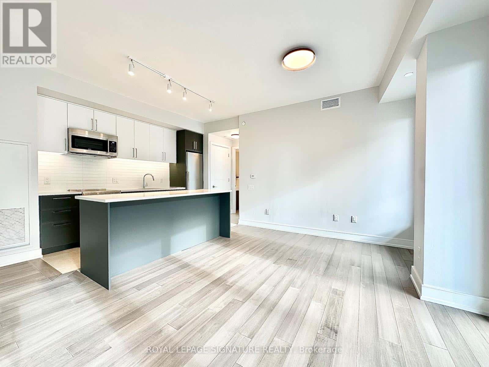 903 - 2525 BATHURST STREET — Toronto (Forest Hill North), Ontario - Photo 4 of 40