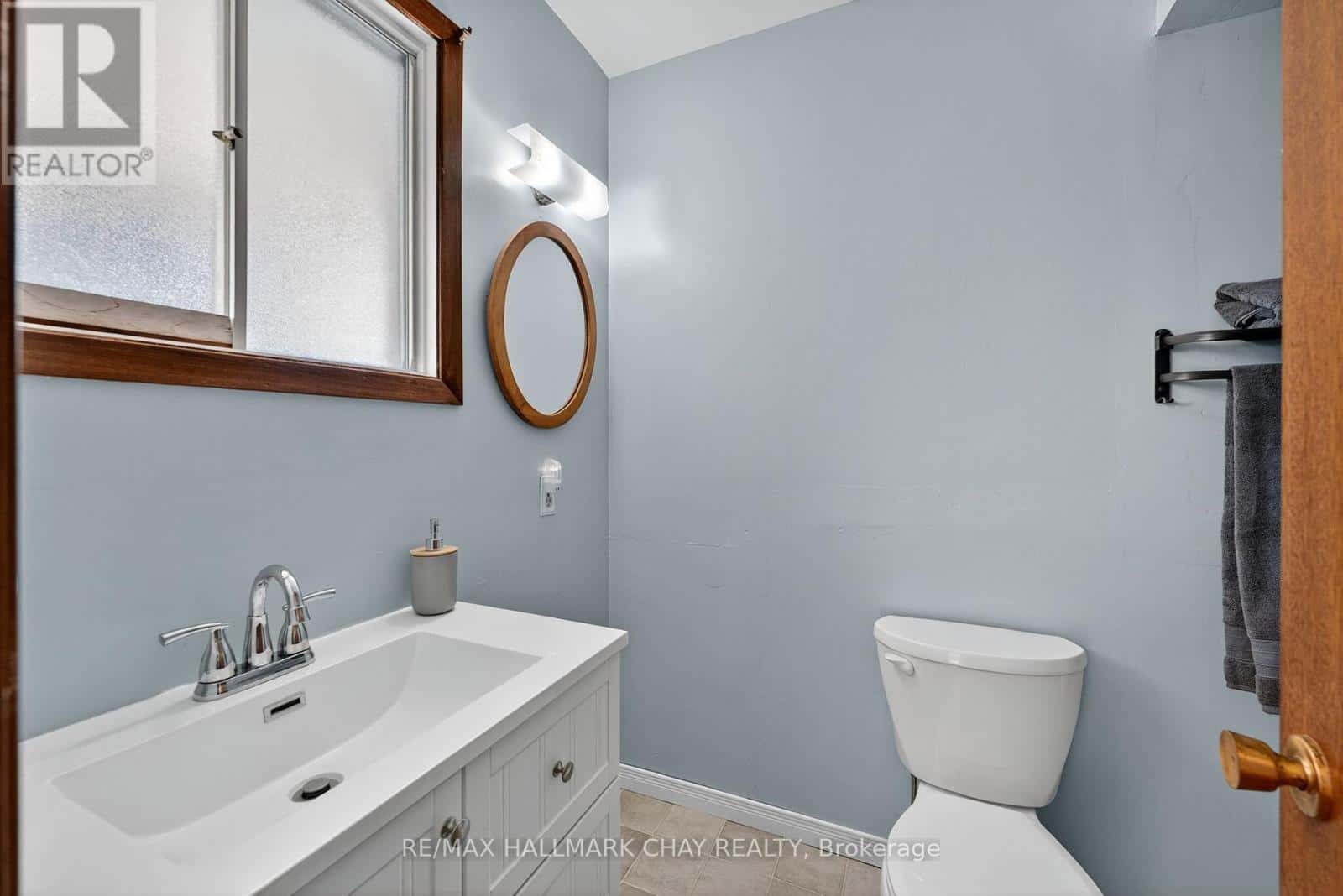 3735 9TH LINE — Bradford West Gwillimbury, Ontario - Photo 4 of 39