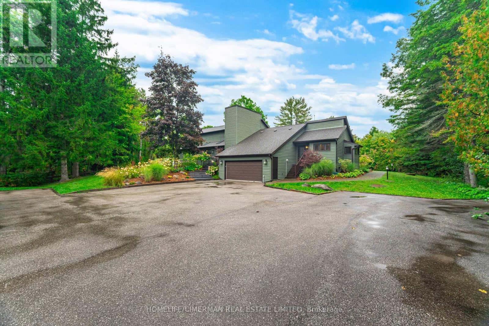 3162 LINE 12 — Bradford West Gwillimbury (Bradford), Ontario - Photo 2 of 50