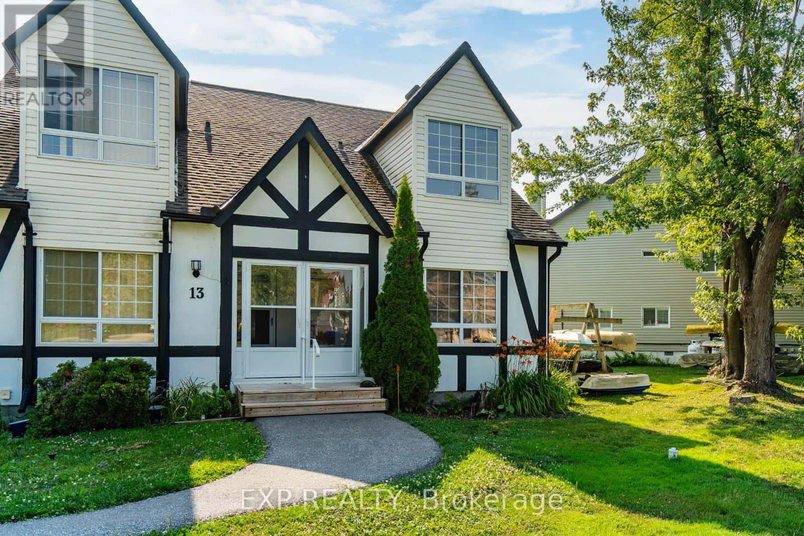 81 Laguna Parkway 14