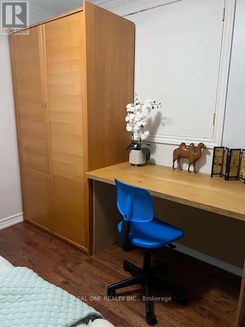 2 GRITTANI LANE — Toronto (Agincourt South-Malvern West), Ontario - Photo 4 of 7