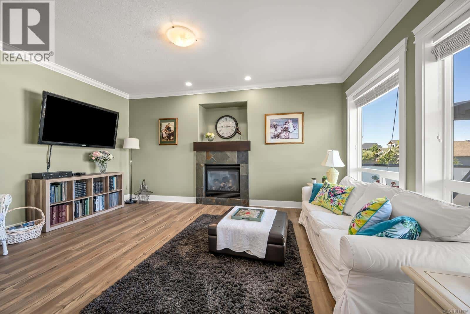 726 Cameleon Dr — Campbell River, British Columbia - Photo 5 of 52