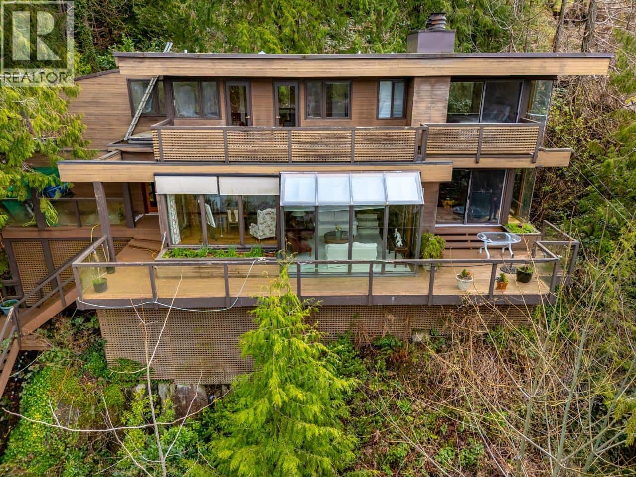 3944 MARINE AVENUE — Belcarra, British Columbia - Photo 2 of 40