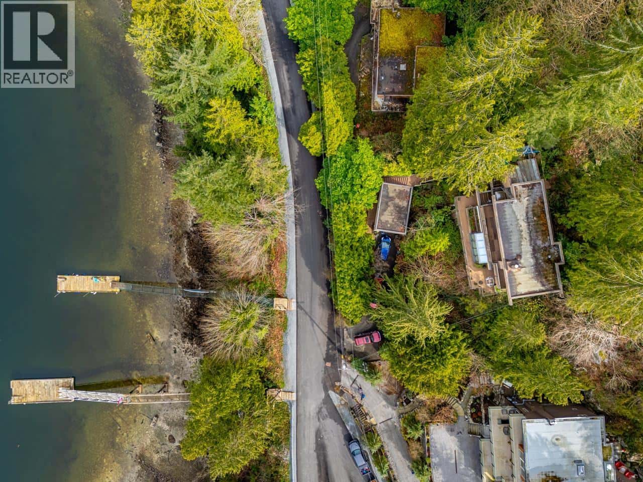 3944 MARINE AVENUE — Belcarra, British Columbia - Photo 3 of 40