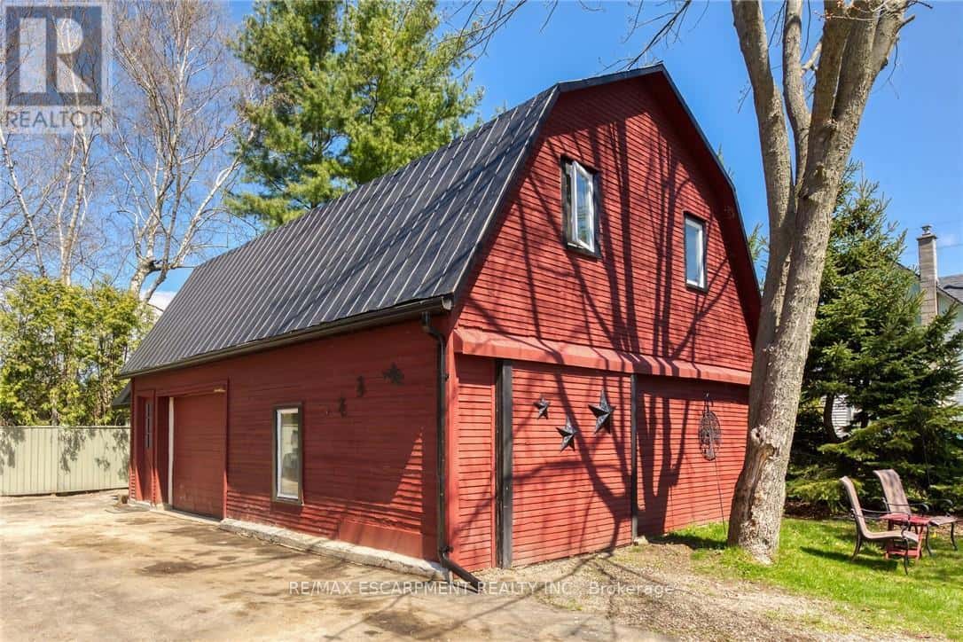 109 MCNAB STREET E — Norfolk (Port Dover), Ontario - Photo 3 of 47